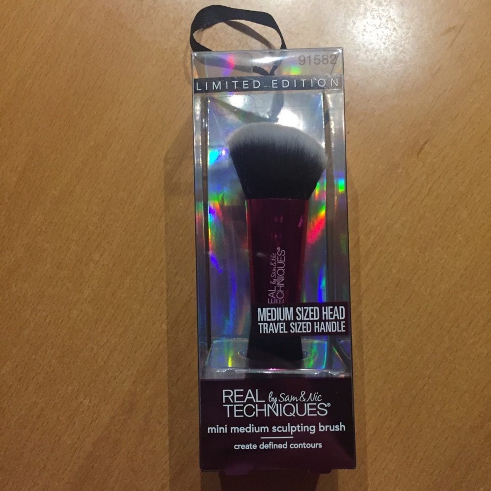 Real technique mini medium sculpting brush